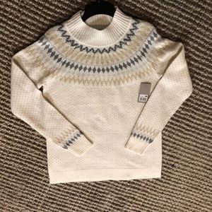 Cozy and perfect w leggings and boots! Classic !